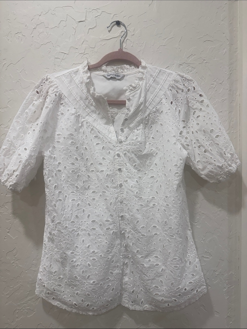 Women’s White Eyelet Puff-Sleeve Blouse with Ruffled Collar